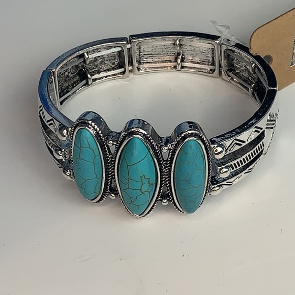 Western Tribal Turquoise Stretch Bracelet - Picture 6 of 8